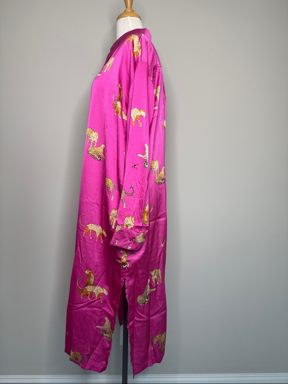 Umgee Fuchsia Maxi Shirt Dress with Gold Safari Motif - Picture 5 of 9